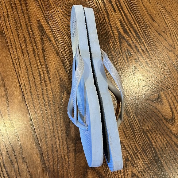 The Cove 8-9 Women's Blue Flip Flops - Picture 2 of 2